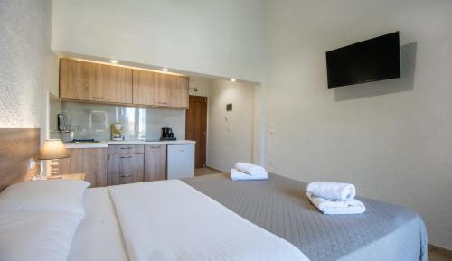 Studio (2 Adults)