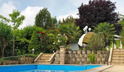 Superior One-Bedroom Apartment