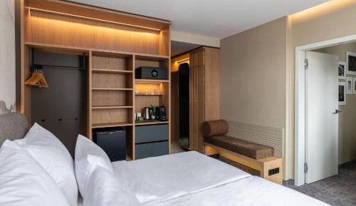 Family Room with Spa access