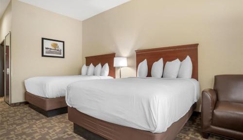 Queen Room with Two Queen Beds - Non Smoking