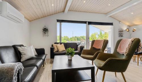 Three-Bedroom Holiday Home 