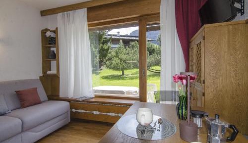 One-Bedroom Apartment with Garden View