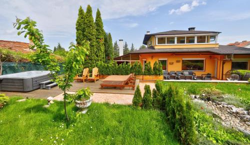 Deluxe Villa