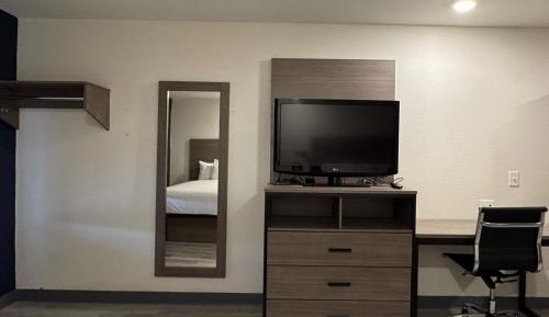 1 Queen Bed, Efficiency Suite, Non-Smoking