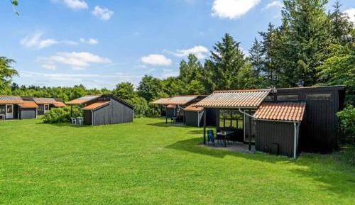 One-Bedroom Holiday Home