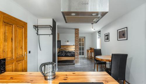 Classic One-Bedroom Apartment with King Bed