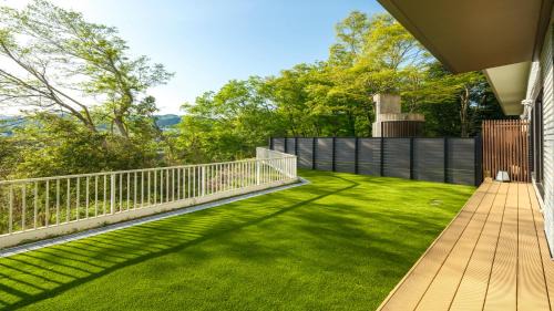 Pet Room Accessible Deluxe Suite with Garden and Blow Bath - Non-Smoking