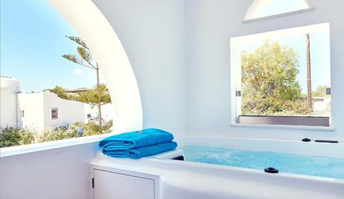  Deluxe Triple Room with jacuzzi on the balcony 