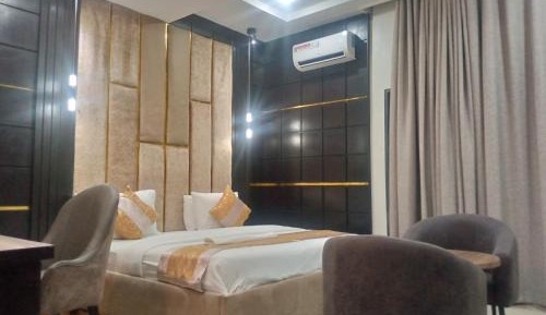 Superior King Room
