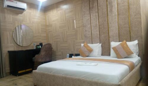 Executive Suite