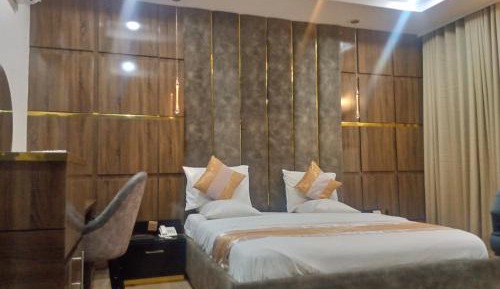 Deluxe King Room