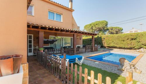 Villa with Garden View
