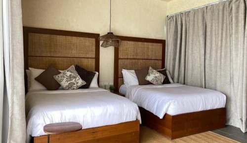 Queen Room with Garden View