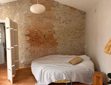 Studio Apartment with One Double Bed