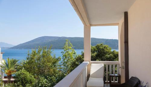 Double Room with Balcony and Sea View