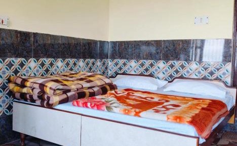 Deluxe Double Room (2 Adults + 1 Child)