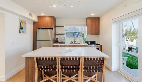 Waterfront 1 Bedroom King suite with Patio