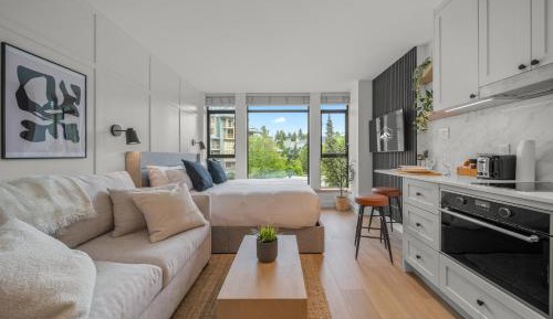 Studio Apartment with Queen Bed