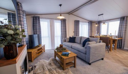 Friarland Autograph 2 Bed Hot Tub Lodge