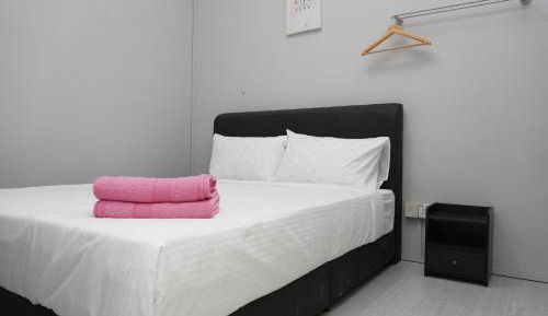 Standard Queen Room