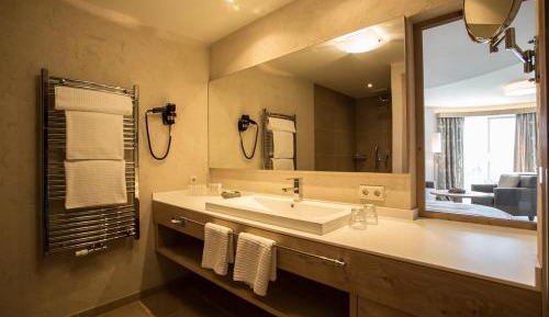 Junior Suite Deluxe with Balcony