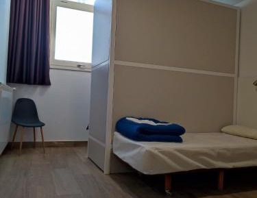 Single Bed in Mixed Dormitory Room