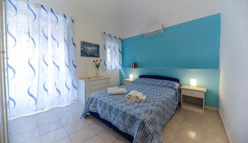 One-Bedroom Apartment with Balcony