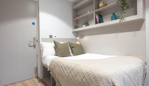 Single Room with Private Bathroom