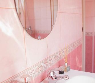 9 Standard Twin Room with Private Bathroom 
