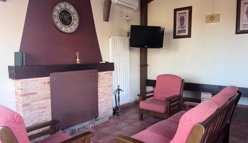 Cottage (8 Adults)