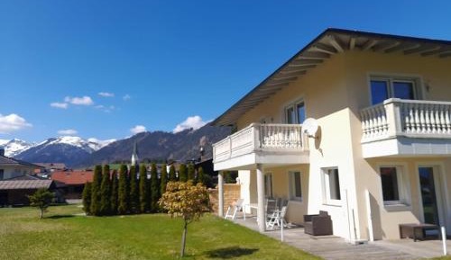 Apartment with Shower