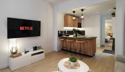 Deluxe Apartment