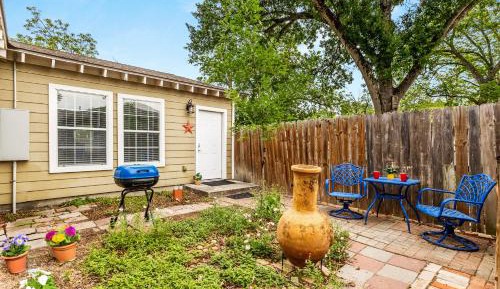 Bungalow with Patio