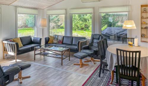 Three-Bedroom Holiday Home 