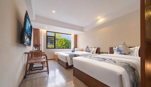Triple Room with Private Bathroom