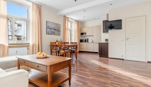 One-Bedroom Apartment with View
