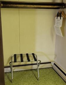 Deluxe Queen Suite