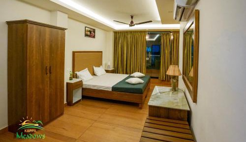 Deluxe Double Room (2 Adults + 1 Child)