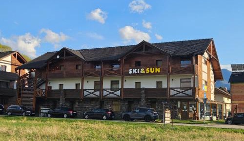 One-Bedroom Apartment with Balcony and Mountain View  