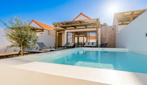 Superior Villa (6 Adults)
