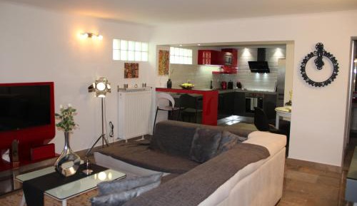 Studio Apartment