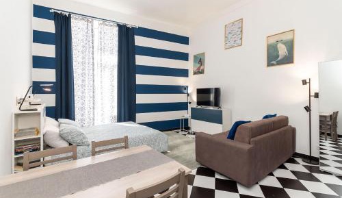 One-Bedroom Apartment