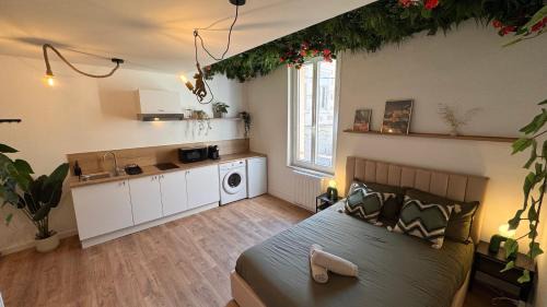 One-Bedroom Deluxe Apartment