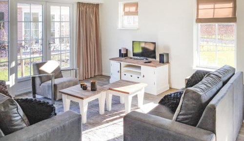 Three-Bedroom Holiday Home 