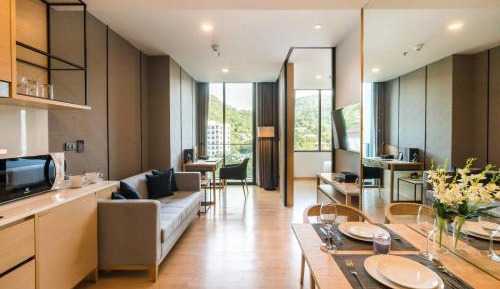 One Bedroom Suite with Mountain View