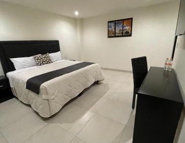 Standard Queen Room