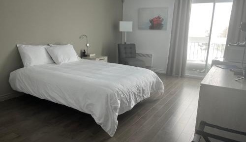 Queen Room with Sea View