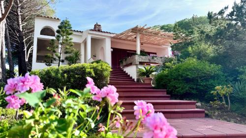 Villa - Beach Front