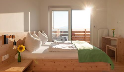 Apartment with Lake View