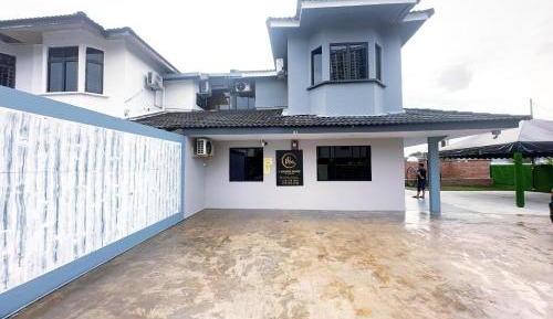 Six-Bedroom House
